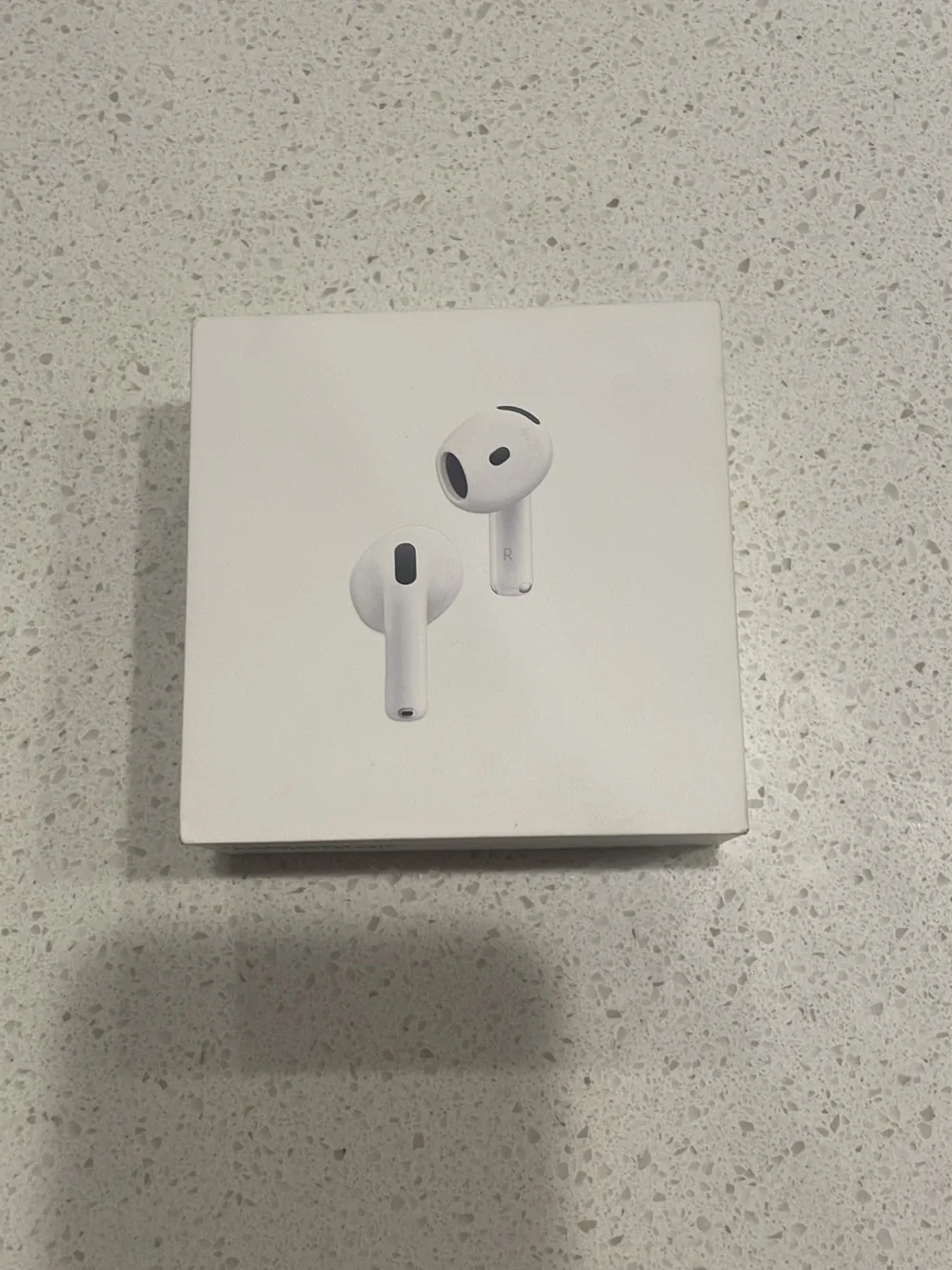 Apple White Wireless Earbuds Boxed Image